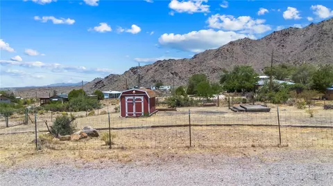 3365 W Smith Dr, Golden Valley, AZ 86413
