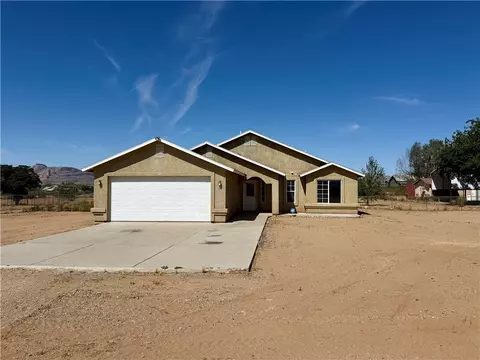 1045 S Teddy Roosevelt Rd, Golden Valley, AZ 86413