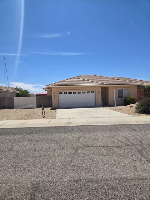 2352 Crown Point Dr, Kingman, AZ 86409