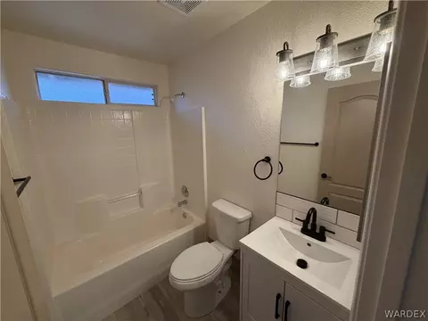 Bath - 3804 E Packard Ave, Kingman, AZ 86409 photo 3 of 3