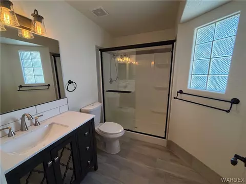 Bath - 3804 E Packard Ave, Kingman, AZ 86409 photo 1 of 3