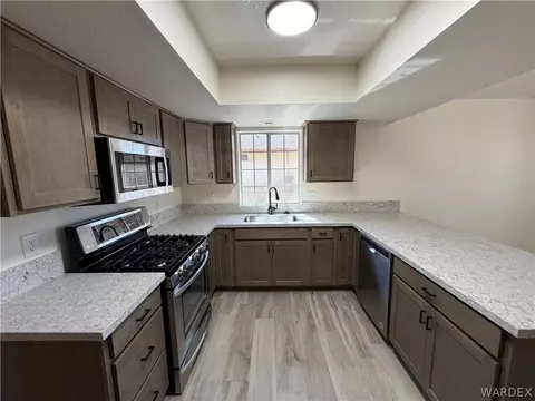 Kitchen - 3804 E Packard Ave, Kingman, AZ 86409 photo 3 of 4