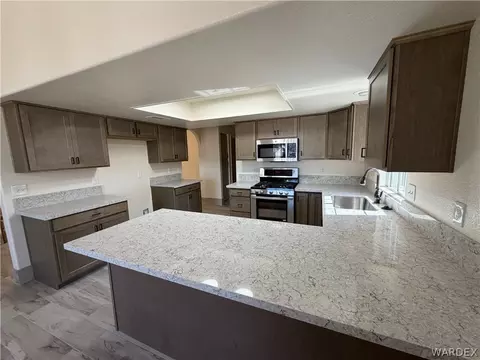 Kitchen - 3804 E Packard Ave, Kingman, AZ 86409 photo 2 of 4