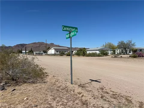 3115 W Carmichael Rd, Golden Valley, AZ 86413
