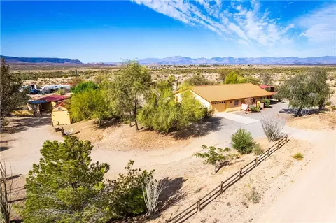 16722 S Lawton Rd, Yucca, AZ 86438