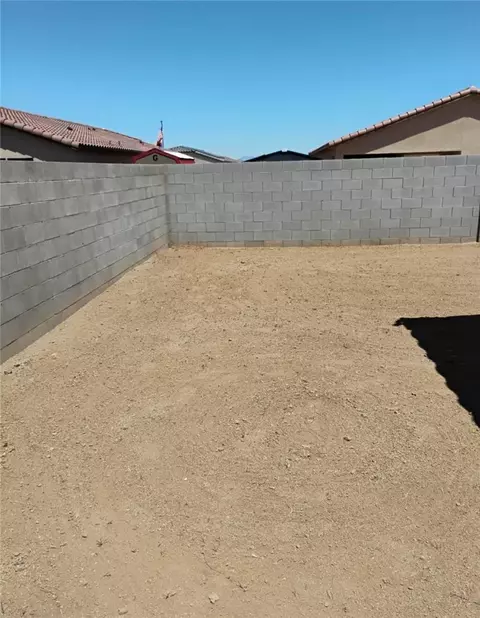 Exterior - 3547 E Andrea Dr, Kingman, AZ 86409 photo 6 of 7