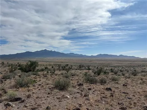 000 N Cowslip Ranch Rd #10, Kingman, AZ 86409
