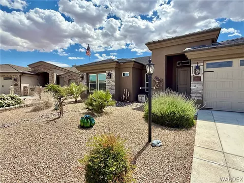 Exterior - 2214 Dollarhide Dr, Kingman, AZ 86409 photo 2 of 13