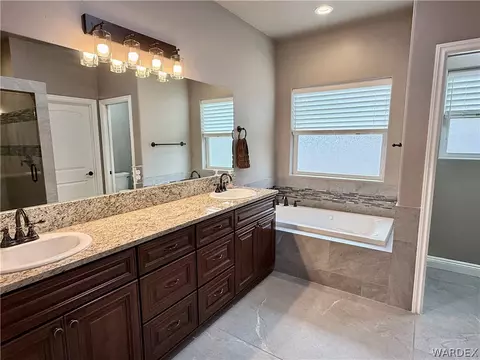 Bath - 2214 Dollarhide Dr, Kingman, AZ 86409 photo 1 of 4