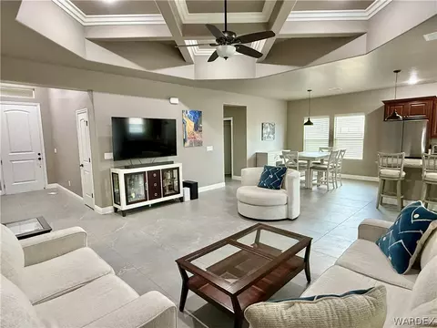 Living - 2214 Dollarhide Dr, Kingman, AZ 86409 photo 2 of 2