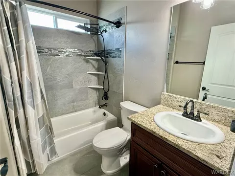 Bath - 2214 Dollarhide Dr, Kingman, AZ 86409 photo 4 of 4