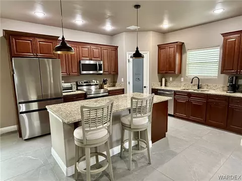 Kitchen - 2214 Dollarhide Dr, Kingman, AZ 86409 photo 1 of 6