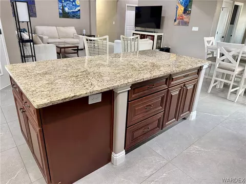 Kitchen - 2214 Dollarhide Dr, Kingman, AZ 86409 photo 3 of 6