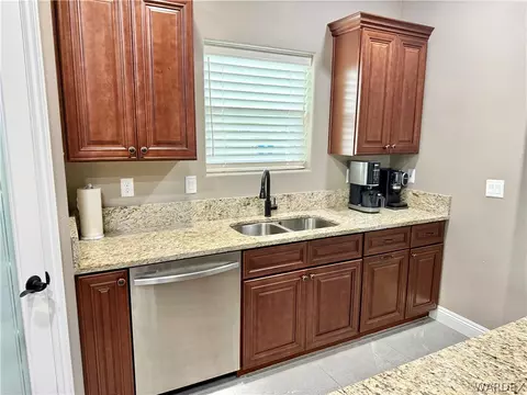 Kitchen - 2214 Dollarhide Dr, Kingman, AZ 86409 photo 6 of 6