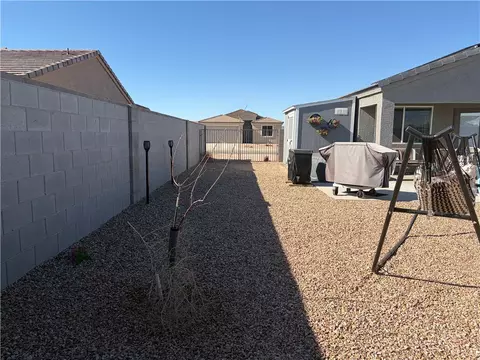 Exterior - 3458 E Cane Dr, Kingman, AZ 86409 photo 4 of 6