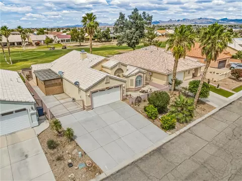 2013 E Desert Lakes Dr, Fort Mohave, AZ 86426