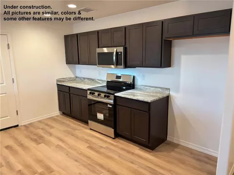 Kitchen - 985 Berk Ave, Kingman, AZ 86409 photo 3 of 3