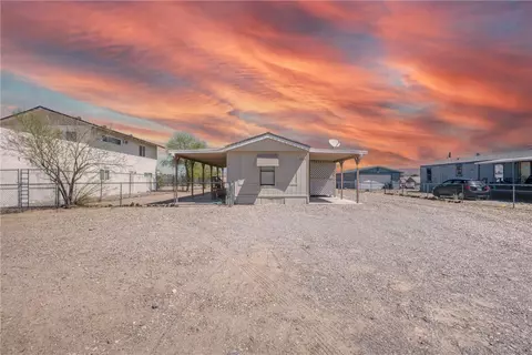5295 El Mirage Dr, Topock, AZ 86436