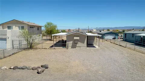 5295 El Mirage Dr, Topock, AZ 86436