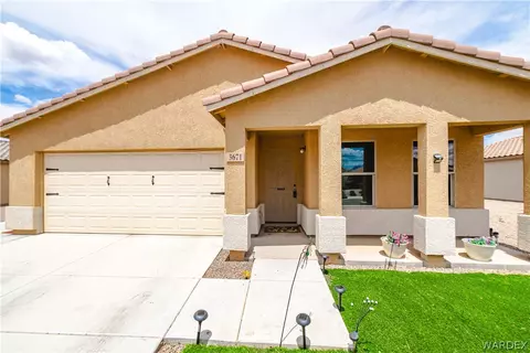 Exterior - 3671 E Koval Dr, Kingman, AZ 86409 photo 8 of 23