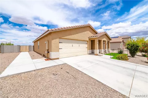 Exterior - 3671 E Koval Dr, Kingman, AZ 86409 photo 6 of 23