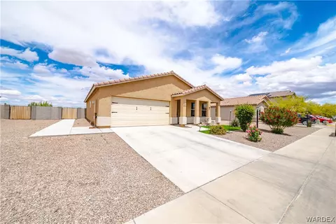 Exterior - 3671 E Koval Dr, Kingman, AZ 86409 photo 5 of 23