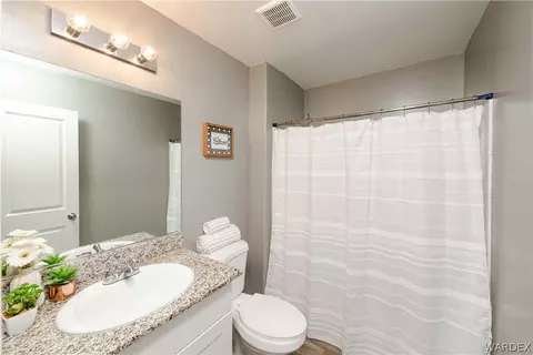 Bath - 3671 E Koval Dr, Kingman, AZ 86409 photo 2 of 2