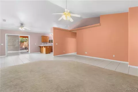 Living - 2158 Ranch Rd, Kingman, AZ 86401 photo 2 of 4
