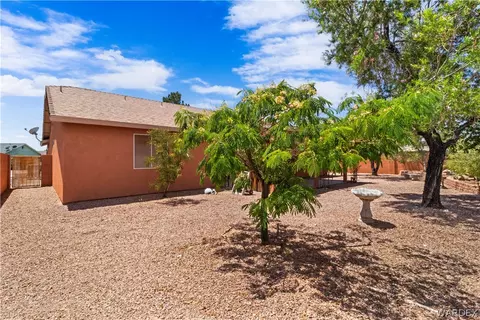 Exterior - 2158 Ranch Rd, Kingman, AZ 86401 photo 2 of 9