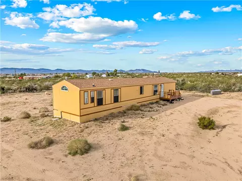 3649 N Araby Rd, Golden Valley, AZ 86413