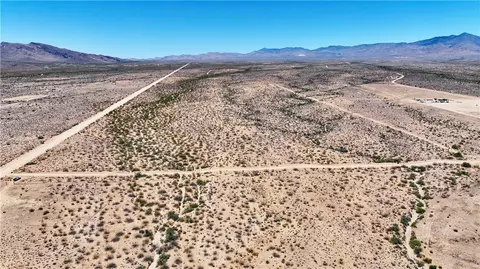 72 Teddy Roosevelt Road, Golden Valley, AZ 86413