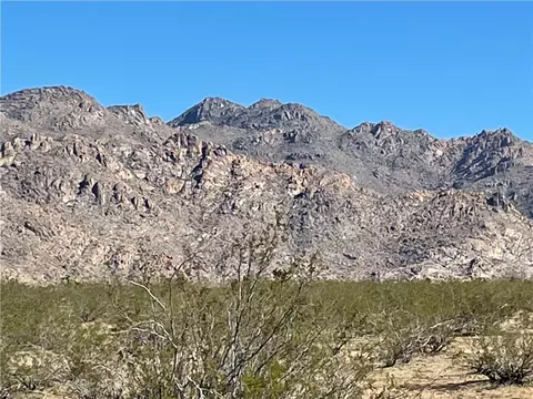 244-07 E 082 E High, Yucca, AZ 86438