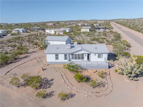 390 E Whitmore Dr, Meadview, AZ 86444