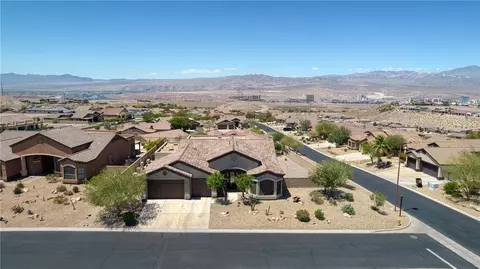 1215 Inverness Ct, Bullhead City, AZ 86429