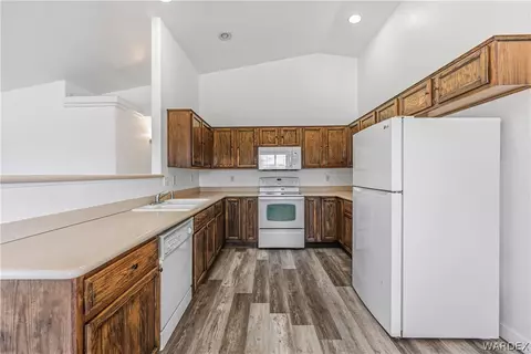 Kitchen - 3271 E Ames Ave, Kingman, AZ 86409 photo 1 of 1