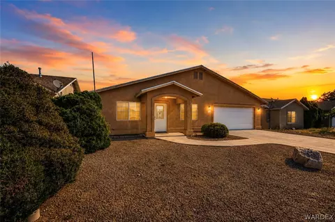 Exterior - 3271 E Ames Ave, Kingman, AZ 86409 photo 2 of 4