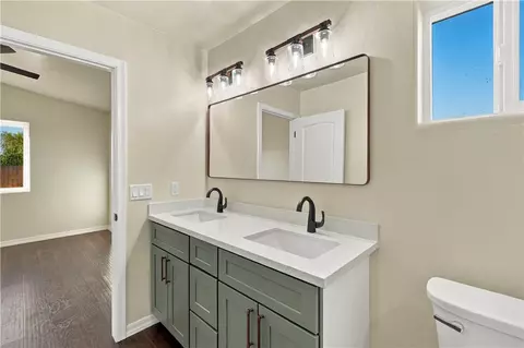 Bath - 3534 E Thompson Ave, Kingman, AZ 86409 photo 1 of 3