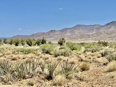 2424 N Doyle Rd, Kingman, AZ 86401