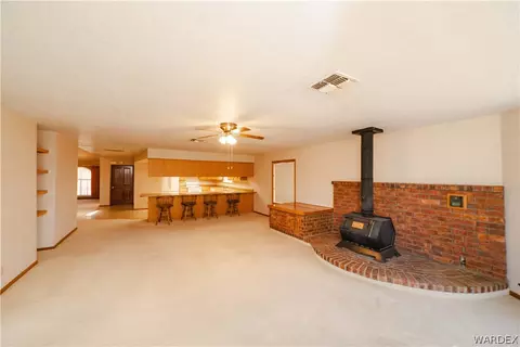 Living - 2100 E Valley View Rd, Kingman, AZ 86409 photo 10 of 11