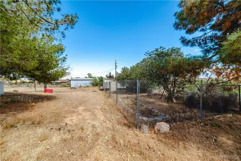 Exterior - 2100 E Valley View Rd, Kingman, AZ 86409 photo 11 of 17