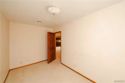 Bedroom - 2100 E Valley View Rd, Kingman, AZ 86409 photo 4 of 7
