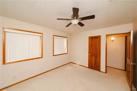 Bedroom - 2100 E Valley View Rd, Kingman, AZ 86409 photo 6 of 7