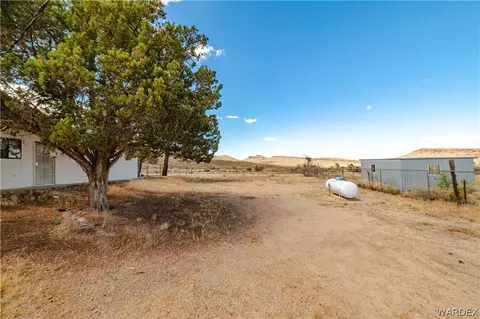 Exterior - 2100 E Valley View Rd, Kingman, AZ 86409 photo 15 of 17