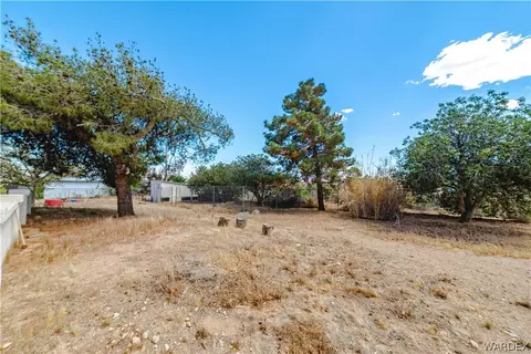 Exterior - 2100 E Valley View Rd, Kingman, AZ 86409 photo 8 of 17