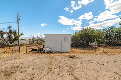 Exterior - 2100 E Valley View Rd, Kingman, AZ 86409 photo 13 of 17