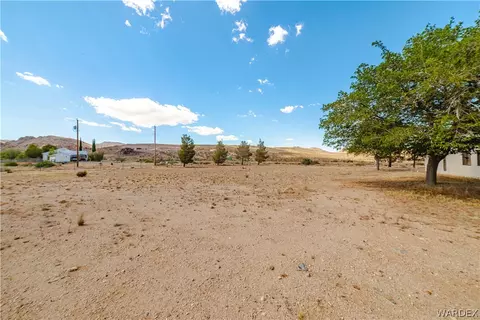 Exterior - 2100 E Valley View Rd, Kingman, AZ 86409 photo 16 of 17