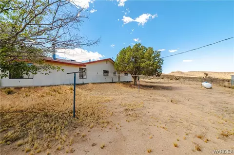 Exterior - 2100 E Valley View Rd, Kingman, AZ 86409 photo 14 of 17
