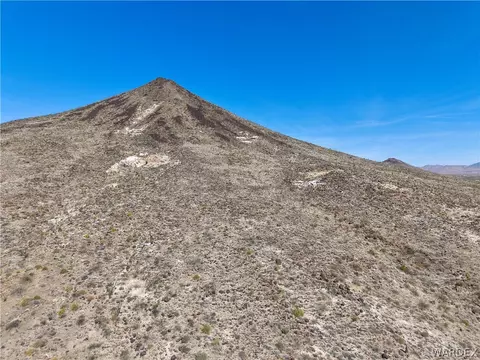 00 N Cowlic Rd, Golden Valley, AZ 86413