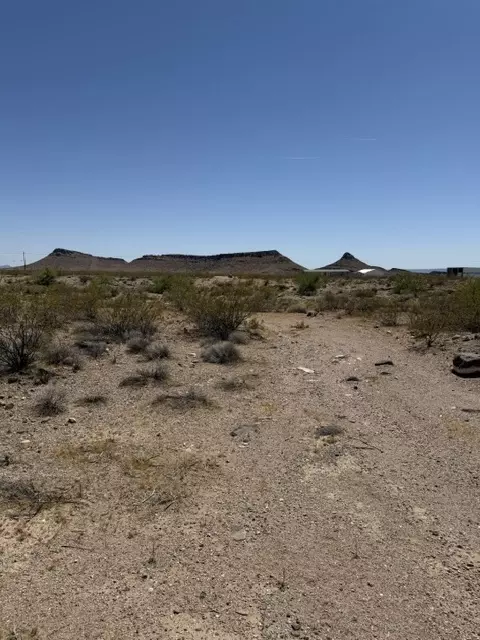 2948 S Graham Rd, Golden Valley, AZ 86413