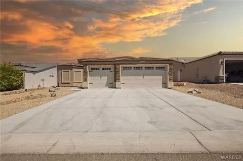 2013 E Valor Dr, Fort Mohave, AZ 86426
